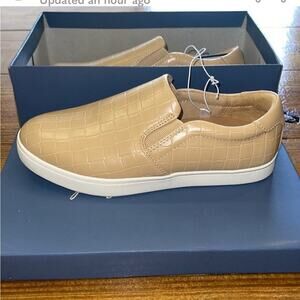 Universal Thread Slip on Sneakers Womens Size 5 Tan Kelsey slip on comfy NWT